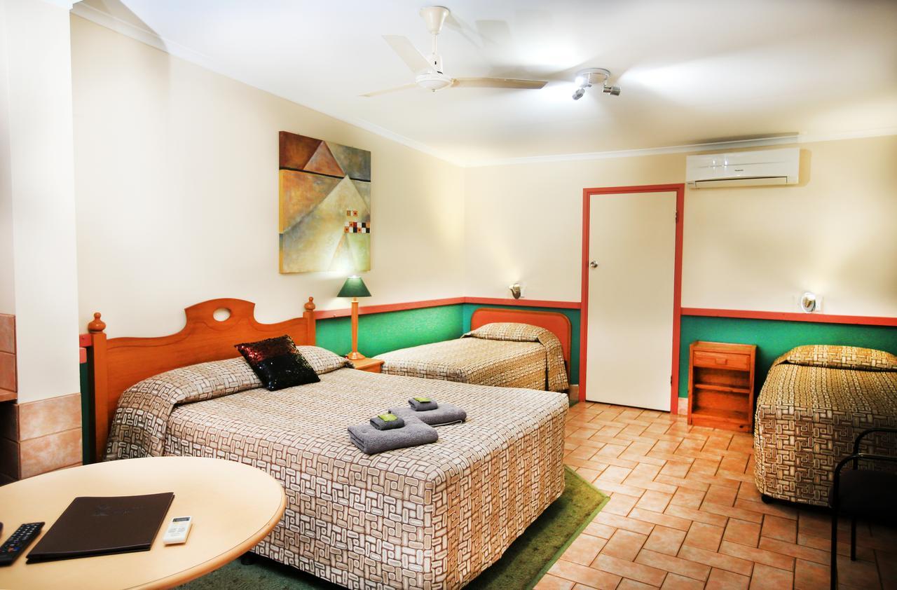 Central Motel Gin Gin 외부 사진