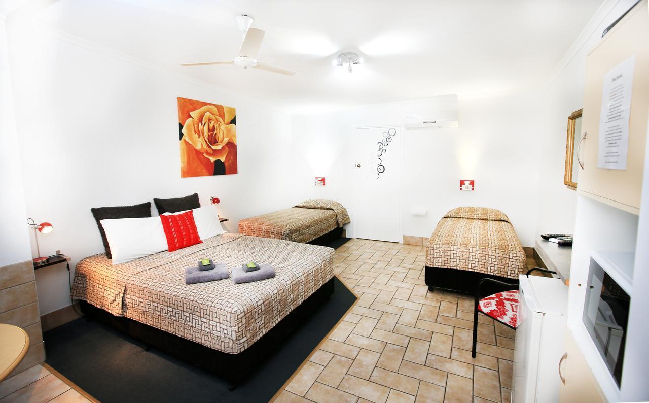 Central Motel Gin Gin 외부 사진