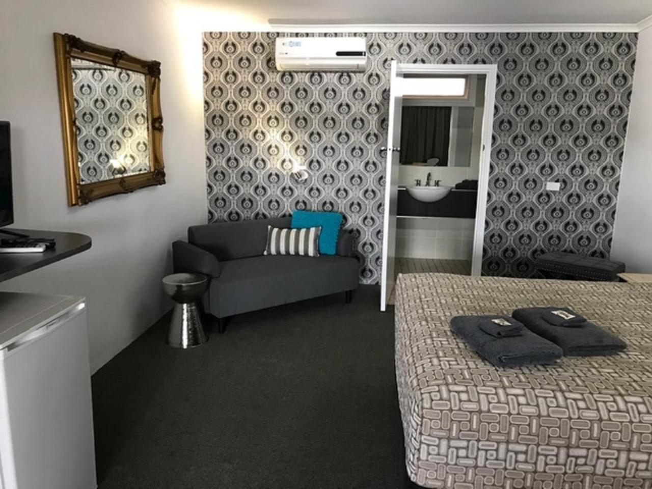 Central Motel Gin Gin 외부 사진